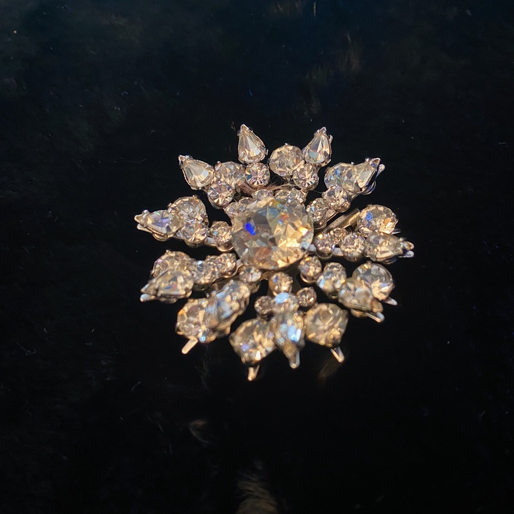 VINTAGE Rhinestone Snowflake Brooch Pin - Picture 2 of 4